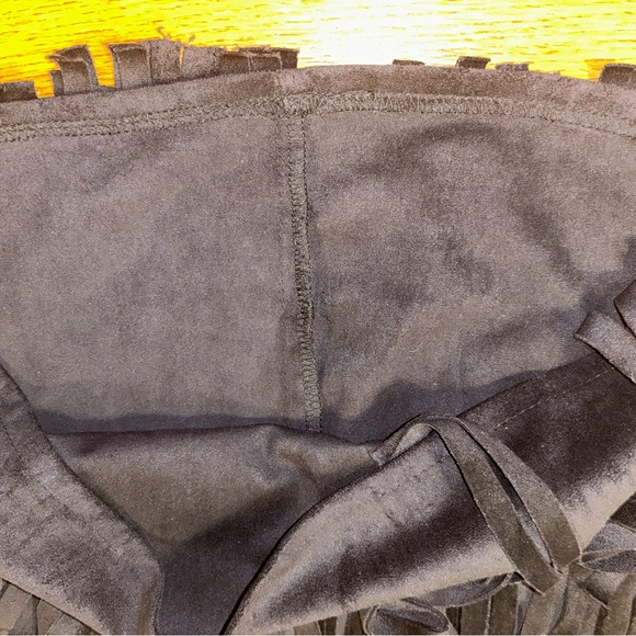 Hot mini skirt by BB Dakota. - Picture 5 of 7